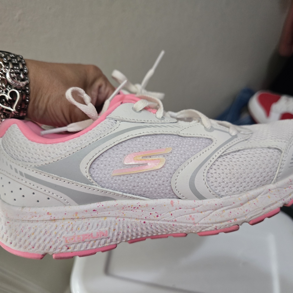 Skechers Women's White and Pink Athletic Sneakers